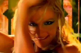XXX زیبا فیلم سگسی خارجی جدید خودش را لعنتی کرد