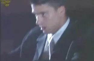 XXX دختر جعبه شریک زندگی را در گلو فرو می برد و دانلود فیلم سکسی جدید مهبل را روی آن قرار می دهد